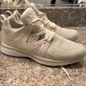 APL high top size 8.5